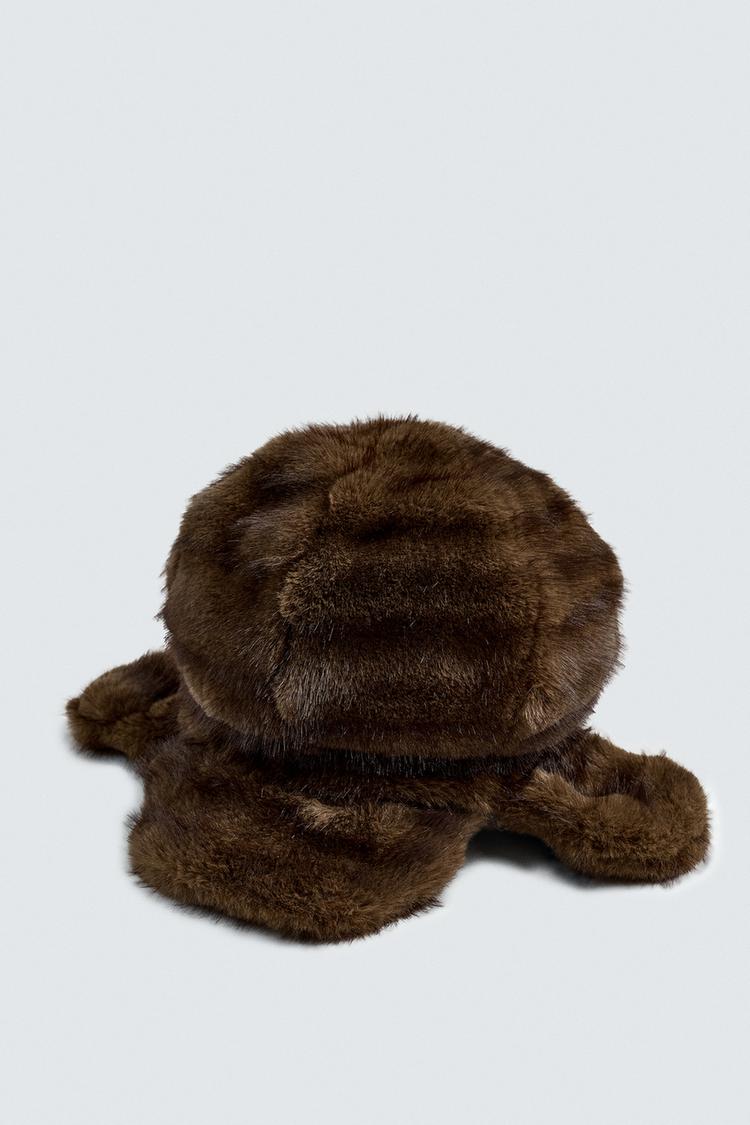 EARS FAUX FUR CAP