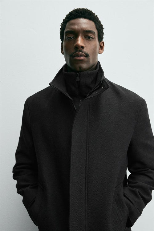 COAT WITH DETACHABLE COLLAR
